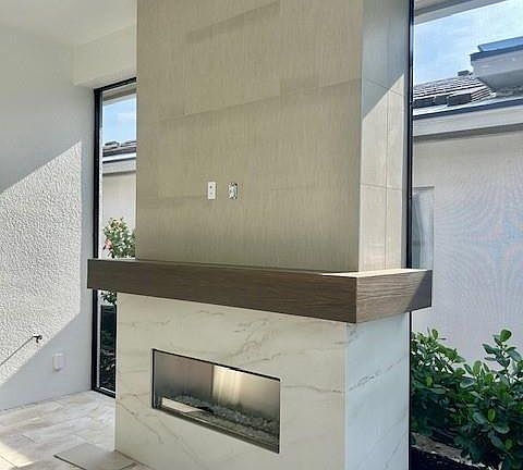 5th image of 9408 Loquat LN