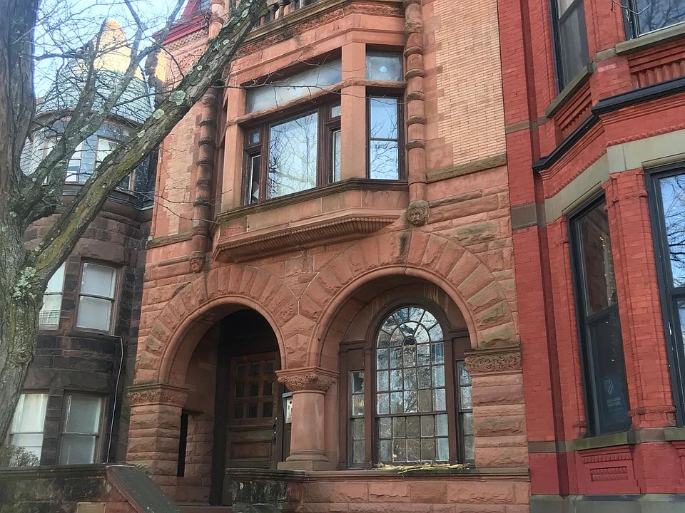 Glynn Mansion Exterior