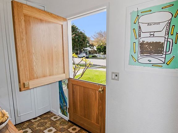 4th image of 237 East Ave