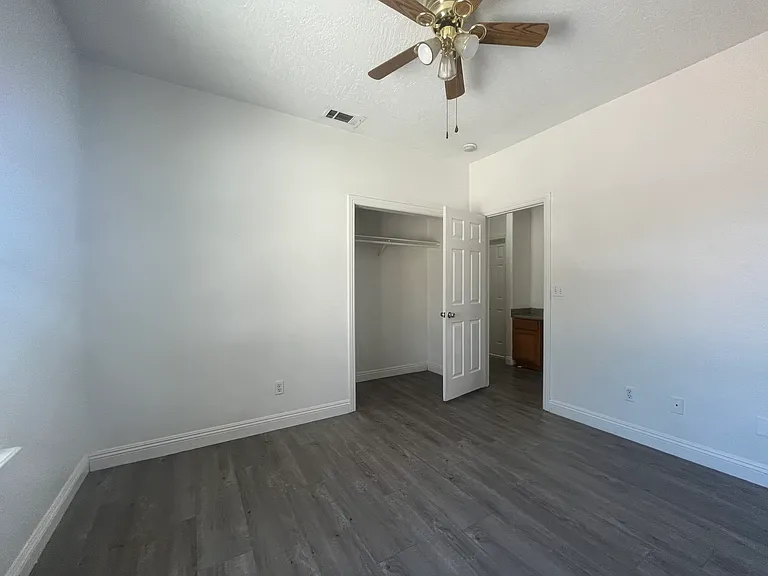 20255 Rimrock Rd — Photo 11