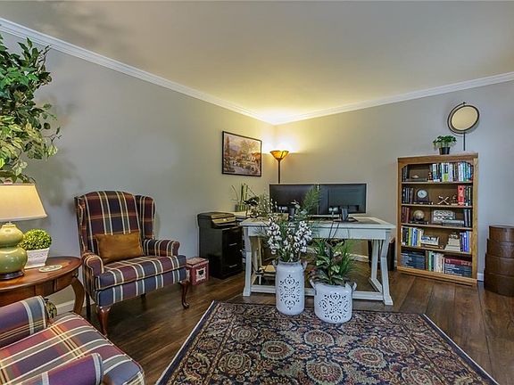 4th image of 702 Driftwood Dr