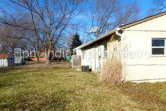 3rd image of 3424 Maura Ln