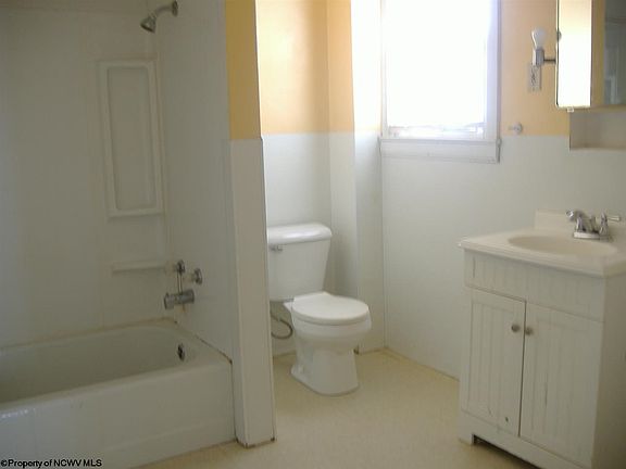 5th image of 1518 Taylor Ave