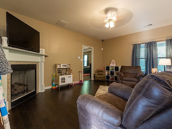 3rd image of 892 Bayou Vista Dr