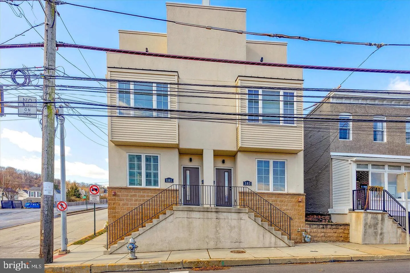 3 bed, 2.5 bath, 1884 sqft, $3,800 — Photo 1