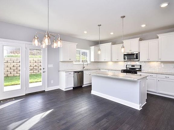 4th image of 86 Alayna Dr