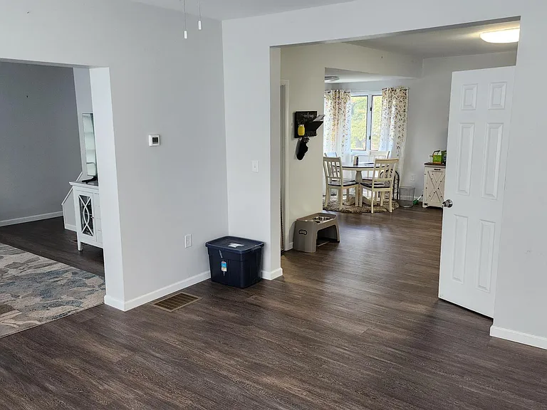 2247 Lakeside Dr — Photo 5