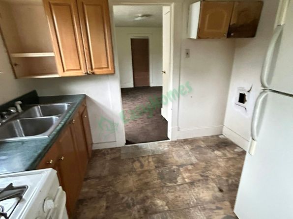 1708 Center St, Moundsville, WV 26041