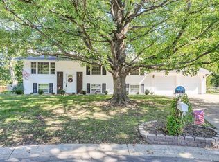 1405 Pleasantview Dr, Saint Charles, MO 63303