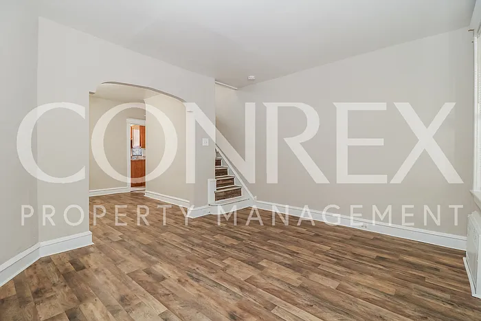 2113 Anchor St photo 1