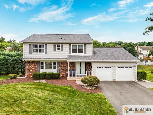 8 Fern Pl, Milltown, NJ 08850