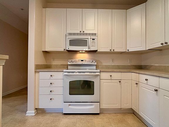 5th image of 3839 Carberry Dr