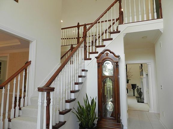3rd image of 5378 Medallion Dr E