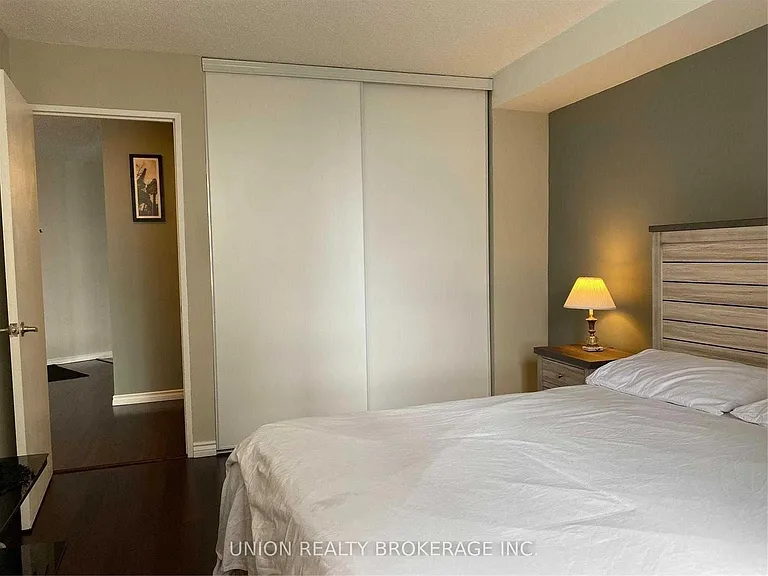 260 Queens Quay W #707 — Photo 7