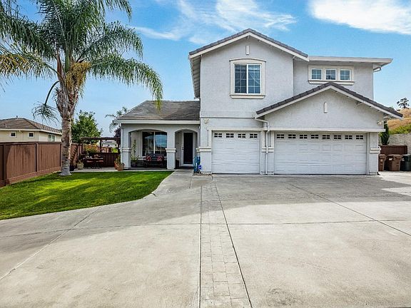 3rd image of 4480 Actriz Place
