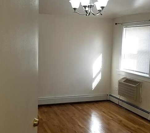 3rd image of 185-03 104th Ave