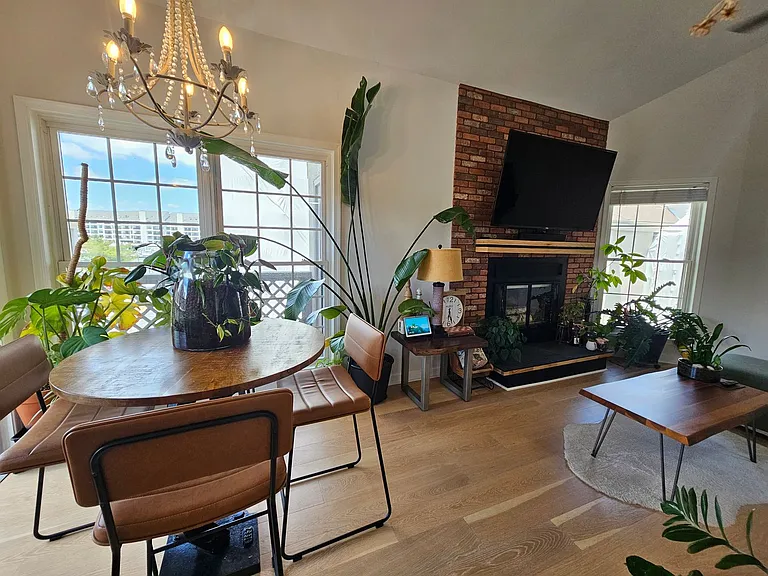 407 Harbour Point #301 — Photo 8