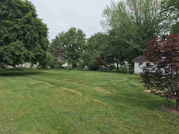 4th image of 629 N Russell Ave