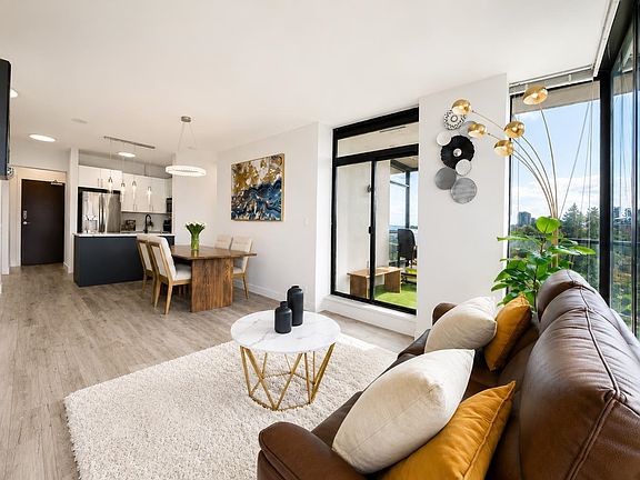 4th image of 15 E Royal Ave #1701