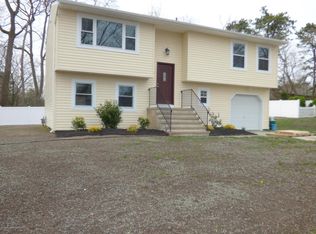 11 Roberts Dr, Neptune, NJ 07753