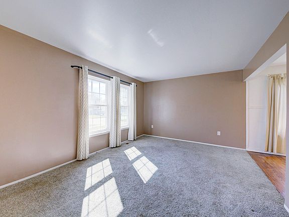 5th image of 1200 Hampshire Dr
