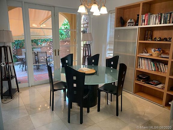 3rd image of 18420 NE 30th Ave #18420