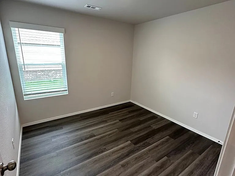 3212 E Jacob Ln — Photo 7