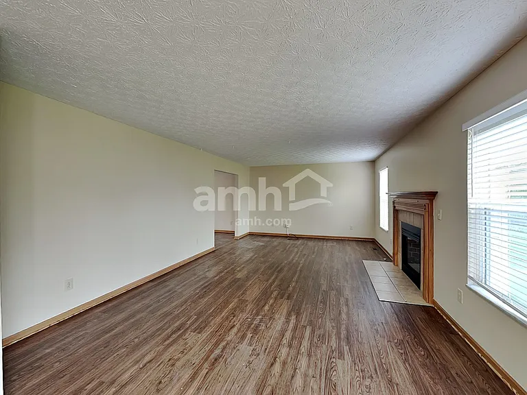 452 Crestmoore Dr — Photo 11
