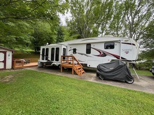 425 Conley Creek Cir, Blairsville, GA 30512