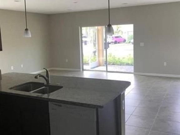 5th image of 12574 Laurel Cove Dr