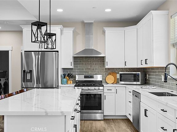 5th image of 444 Apple Ln