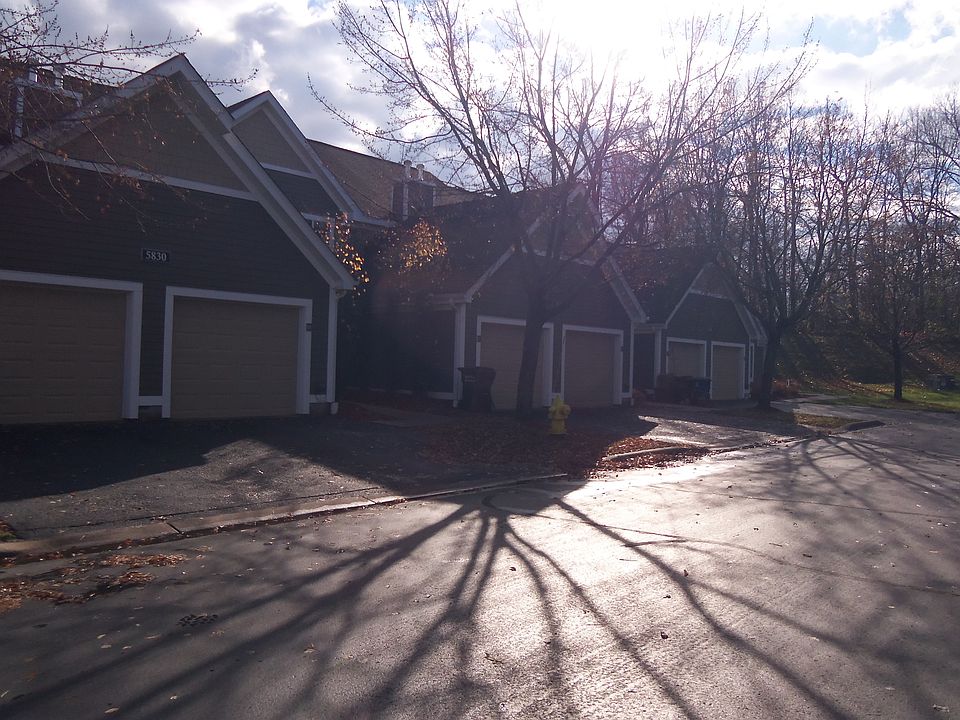 Beautiful, quiet block just steps from the Clubhouse!