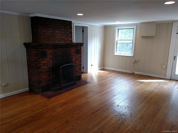2nd image of 6 Highland Ave