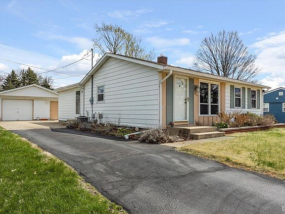 3rd image of 1413 Kensington Dr