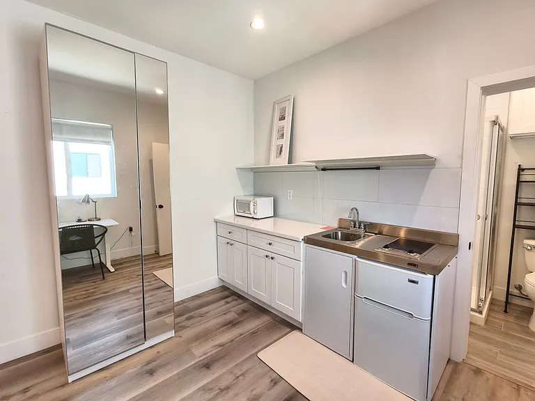 3020 S Normandie Ave — Photo 6