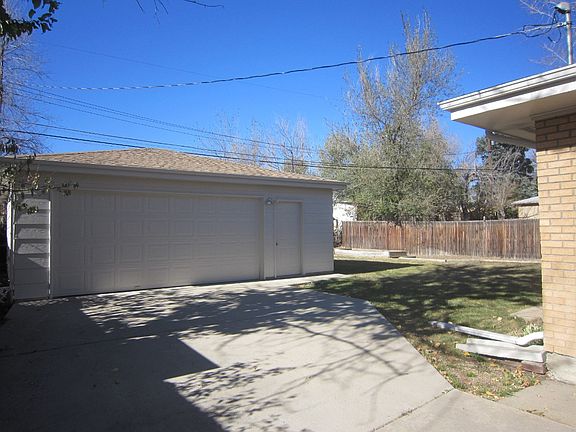 2.5 Car Detached Garage
