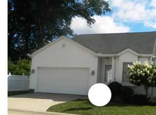 105 Beery Dr #5, Willowick, OH 44095