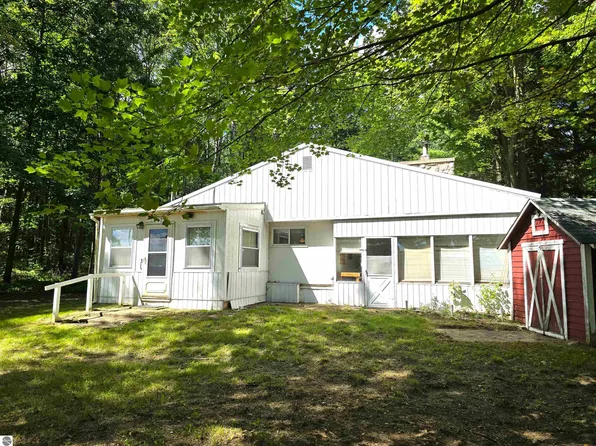 2173 E Newman Rd, Lake City, MI 49651