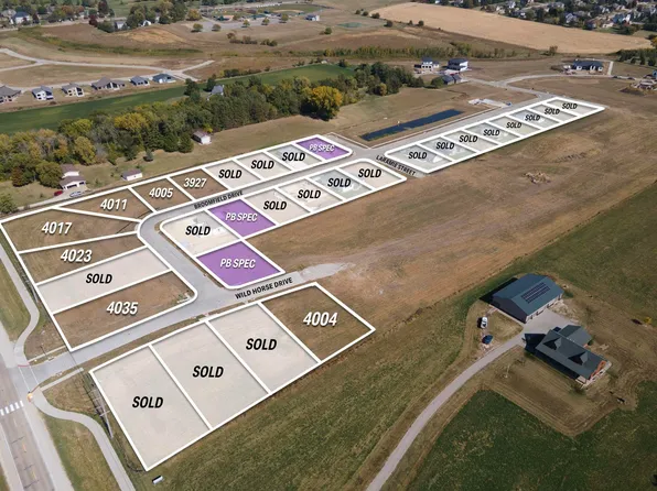 4023 Broomfield Dr, Cedar Falls, IA 50613