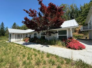 B 275th Rd, Redway, CA 95560