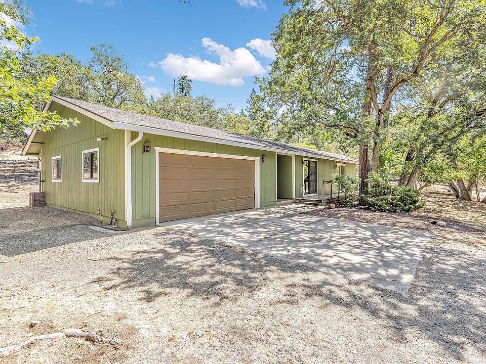 1st image of 15 Twin Oaks Dr