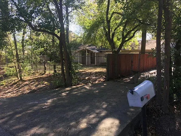 9209 Kerrwood Ln, Houston, TX 77080