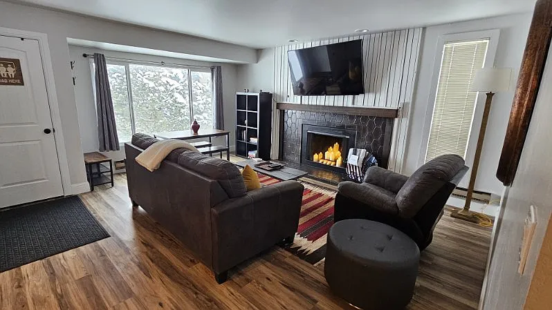 1637 Village Round Dr — Photo 2