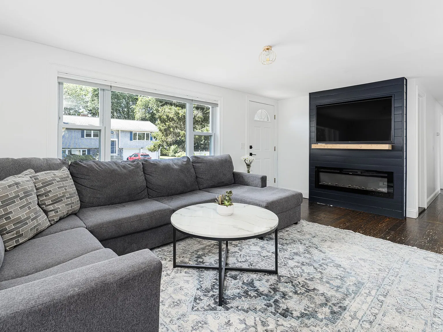 5 bed, 1920 sqft, $2,800 — Photo 4