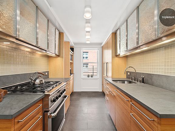 3rd image of 177 E 77th St APT 9E