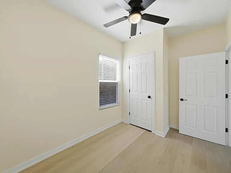 4957 W Superior St #2 — Photo 9