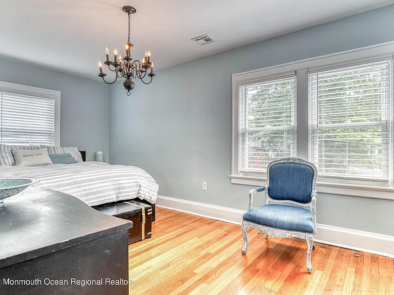 1505 Emory St #WINTER RENTAL — Photo 23