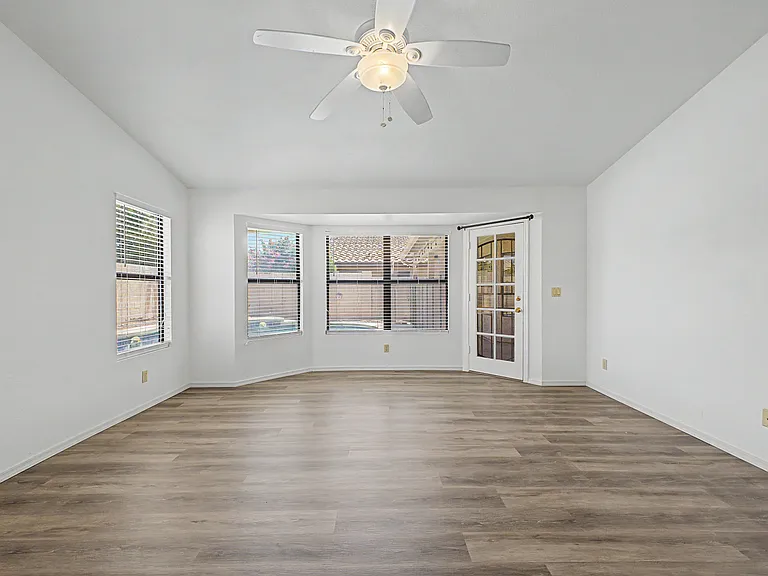 3103 N Meadow Ln — Photo 27
