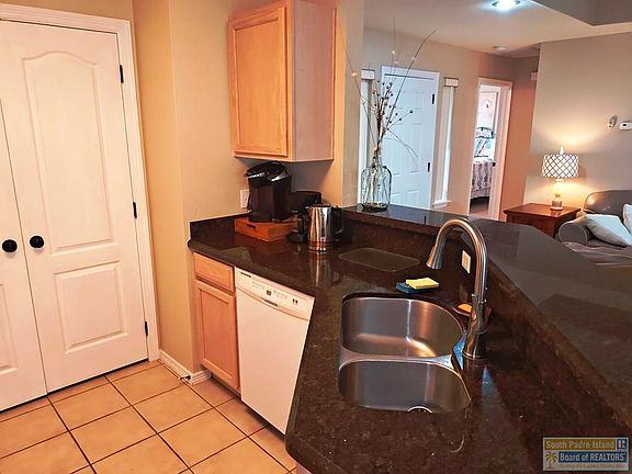 4th image of 1 Pinehurst Dr #1