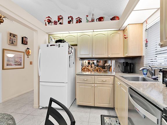 3rd image of 8955 SUNSCAPE Lane